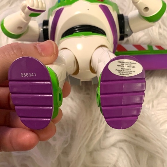 Toy Story Buzz Lightyear doll with moving visor - Picture 6 of 9